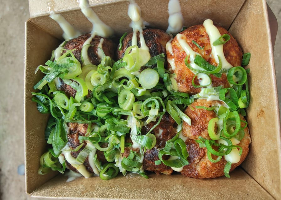 NoDietClub - A selection of the best Japanese food in Paris - What You Actually Eat: Gyoza, Takoyaki, Onigiri, Karaage, Mochi
