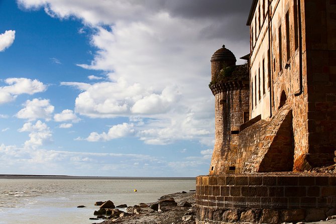 Normandy 2Days Trip Landing Beaches and Mont St Michel from Paris - Pickup in Paris and the coach reality you should plan for