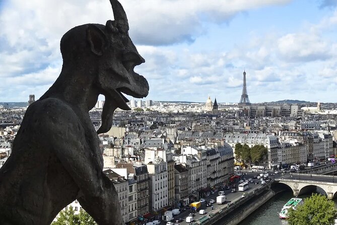 Notre Dame de Paris Interior Guided Tour - Crowds and timing: how the best guides keep it from feeling chaotic