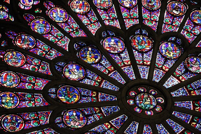 Notre Dame Guided Tour with Scheduled Group Access Option - Meeting at Île de la Cité: Find Your Guide Fast