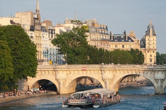Notre Dame & Ile de la Cité Private 2-Hour Walking Tour in Paris - Why Île de la Cité makes a smart 2-hour plan