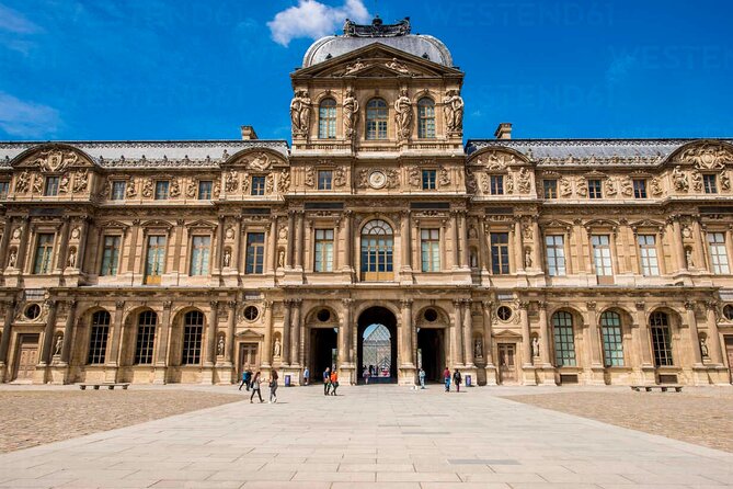 Notre Dame Outdoor and City Center of Paris with Local Guide - A 1-hour Notre-Dame walk that helps you orient fast