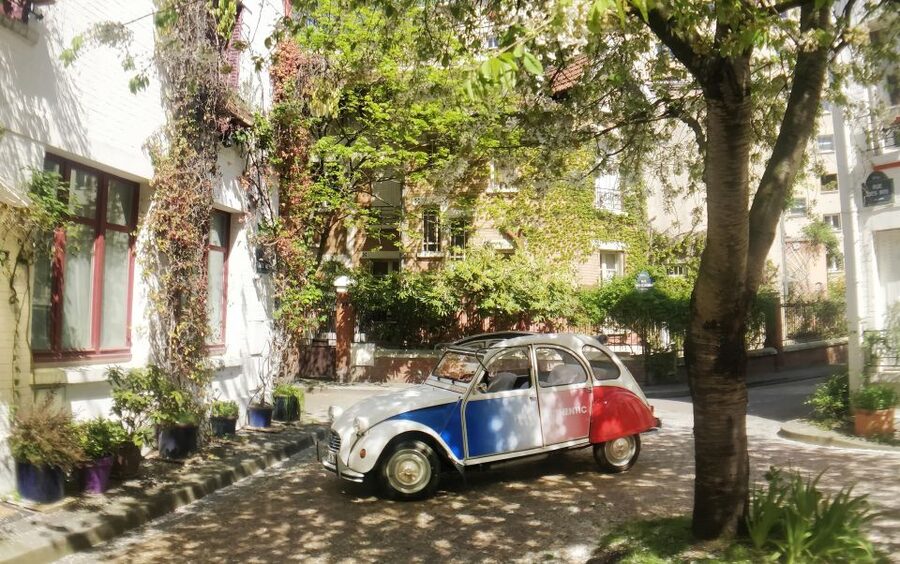 Off-the-Beaten Track in Paris: 2-Hour Vintage 2CV Tour - Price and value: is $129 per person a fair deal?