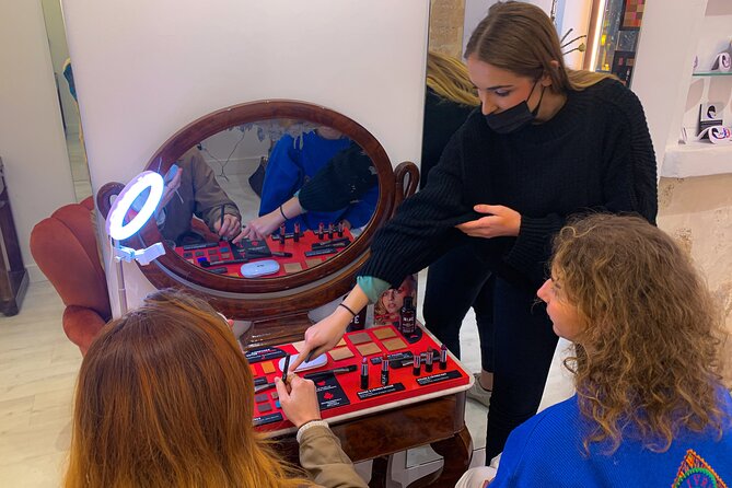 One-hour Private Makeup Class with a Pro Makeup Artist - One Hour, Private and in English: What You Really Get