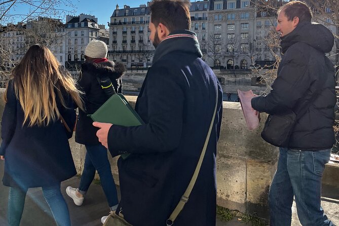 Outdoor Escape Game in Paris : The Stone of Nicolas Flamel - Walking tips for staying comfortable during a 3-hour puzzle