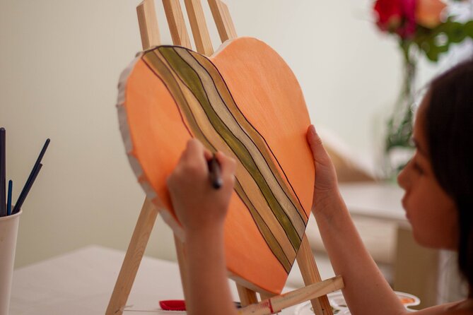 Painting Experience in an Art Café in Paris - Who this workshop fits best