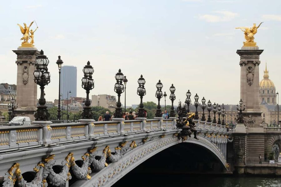 Pairs: The Opera to Hotel des Invalides Guided Walking Tour - Nightlife and food ideas after the walk