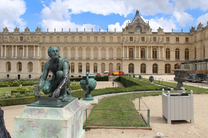 Palace of Versailles Entry ticket with Musical Gardens & Estate - Entering the Palace of Versailles: What You Can See in 1 Hour 30 Minutes
