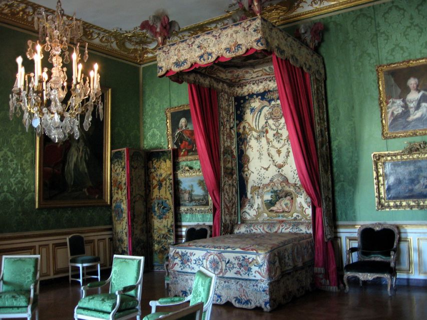 Palace of Versailles Guided Afternoon Tour from Paris - Priority Access Into a Crowded Museum