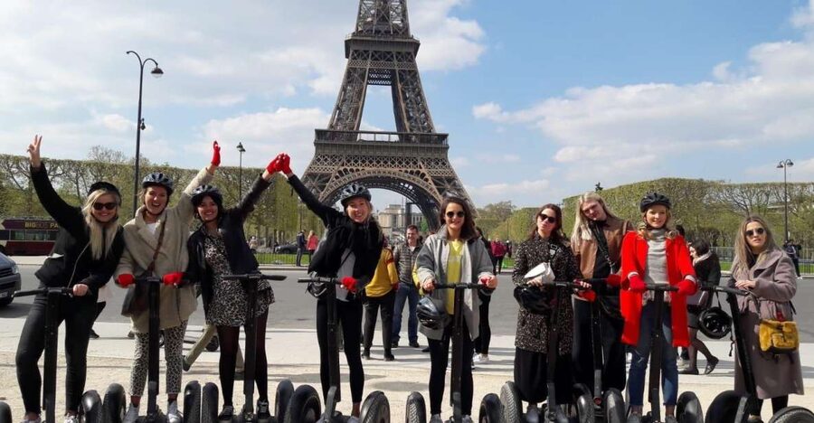 Paris: 1.5-Hour Private Segway Tour - Getting going at 101 Av. de la Bourdonnais, helmets on, then roll