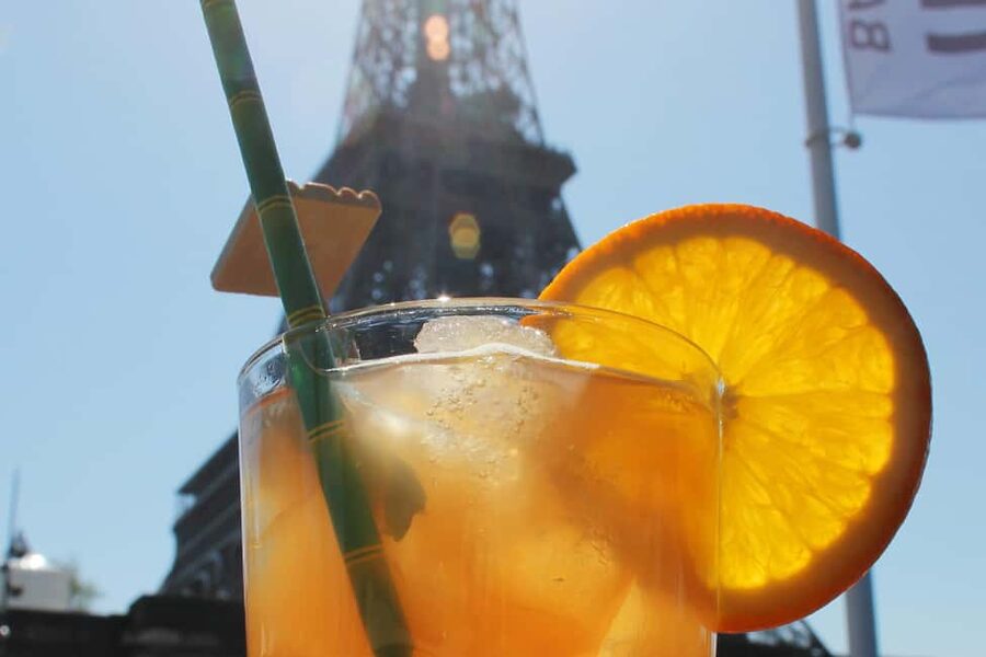 Paris: 1-Hour Sightseeing Cruise and 3-Course Bistro Dinner - A Seine cruise plus an Eiffel Tower bistro dinner, without the guesswork