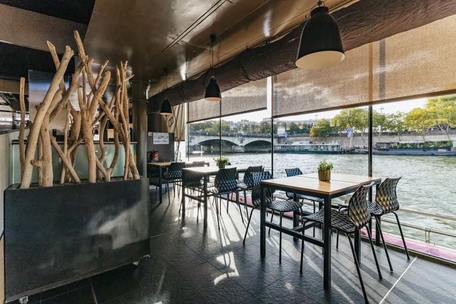 Paris: 1-Hour Sightseeing Cruise and 3-Course Bistro Dinner - Food value versus food risk, what to expect with a set menu