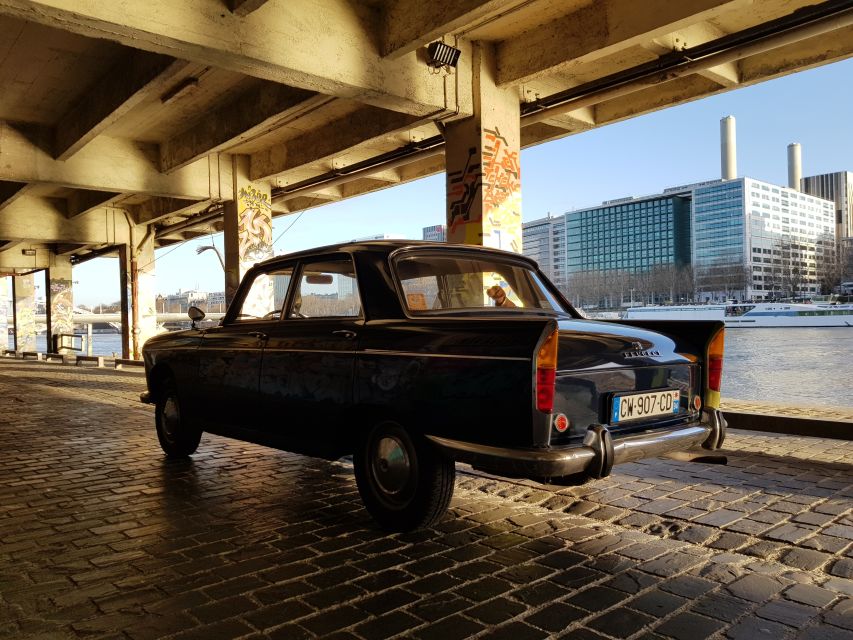Paris: 1-Hour Tour in a Vintage Car - Île Saint-Louis: a calm finale with a beautiful framing moment