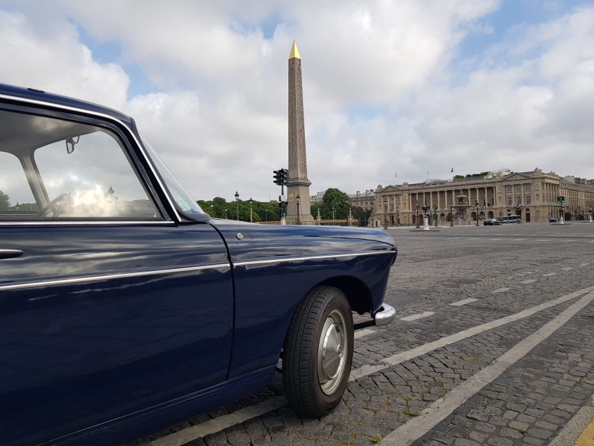 Paris: 1-Hour Tour in a Vintage Car - Eiffel Tower time: set up for photos when the lights start