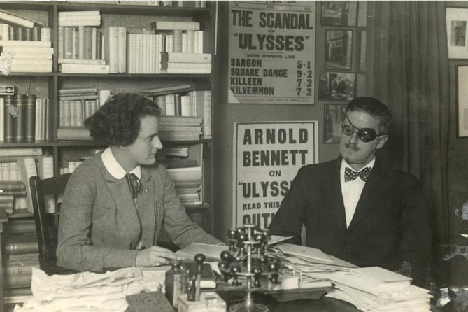 Paris 1920: Lost Generation Writers of the Left Bank (Small Group Walking Tour) - Montparnasse café ending: Fitzgerald, Pound, and Stein, with a social angle