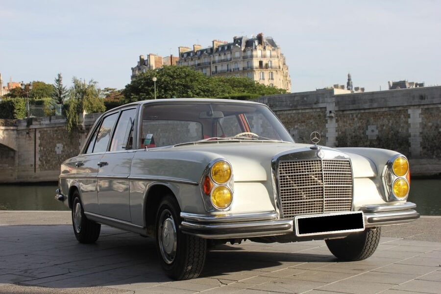 Paris: 2.5-Hour Guided Vintage Car Tour and Wine Tasting - Price and value: is $154 per person worth it?