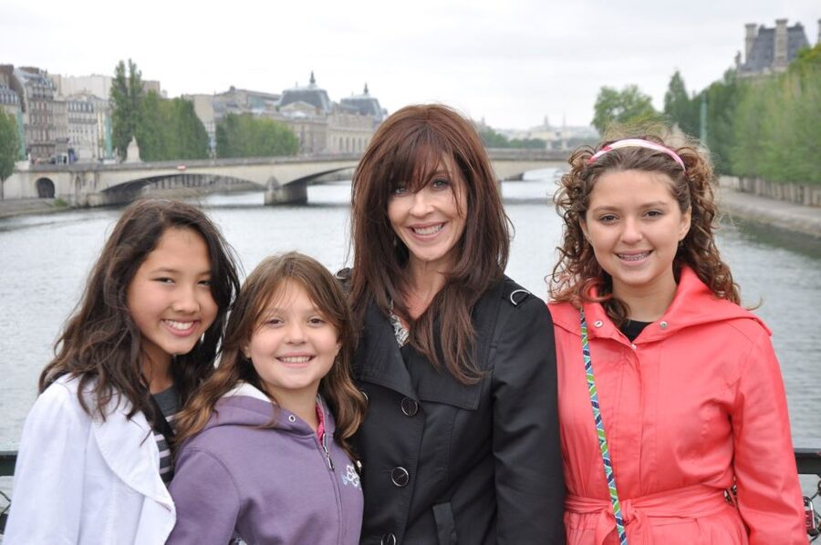 Paris 2-Hour Private Walking Tour with a Photographer - A 2-hour photo walk that turns sightseeing into real portraits