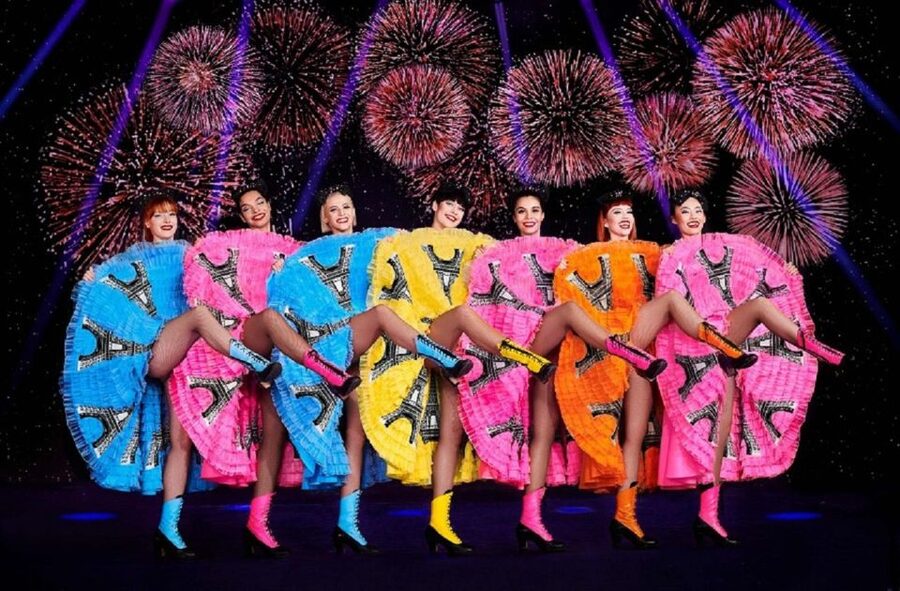 Paris: 3-Course Dinner & Show at Paradis Latin Cabaret - Seating, Clothing Rules, and Room Comfort (Small Space Tip Sheet)
