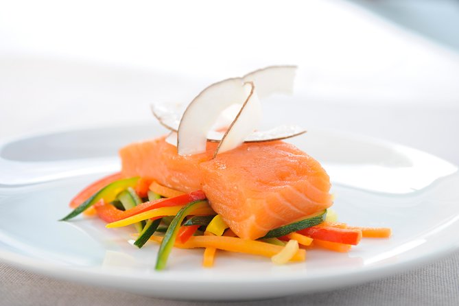 Paris 3-Course Gourmet Dinner and Sightseeing Seine River Cruise - Who this cruise fits best, and who might be disappointed