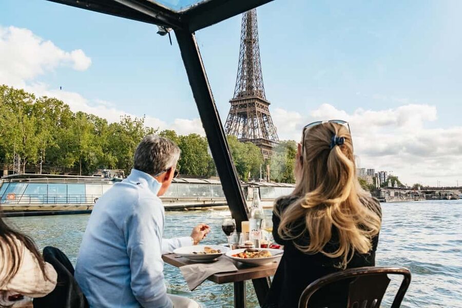 Paris : 3-Course Gourmet Dinner Cruise on Seine River - Why this Seine dinner cruise feels like Paris, fast