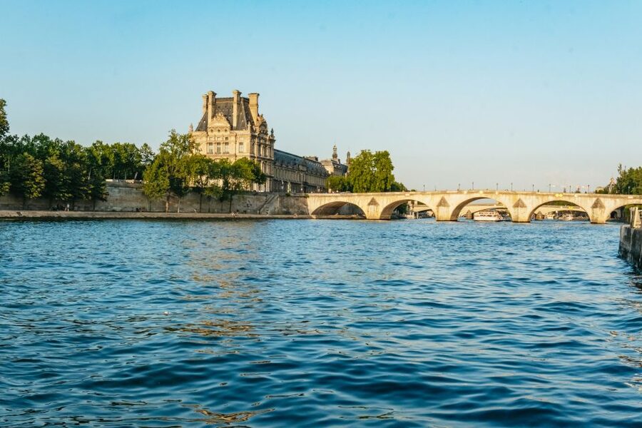 Paris : 3-Course Gourmet Dinner Cruise on Seine River - The dinner: what you actually eat, and what to choose