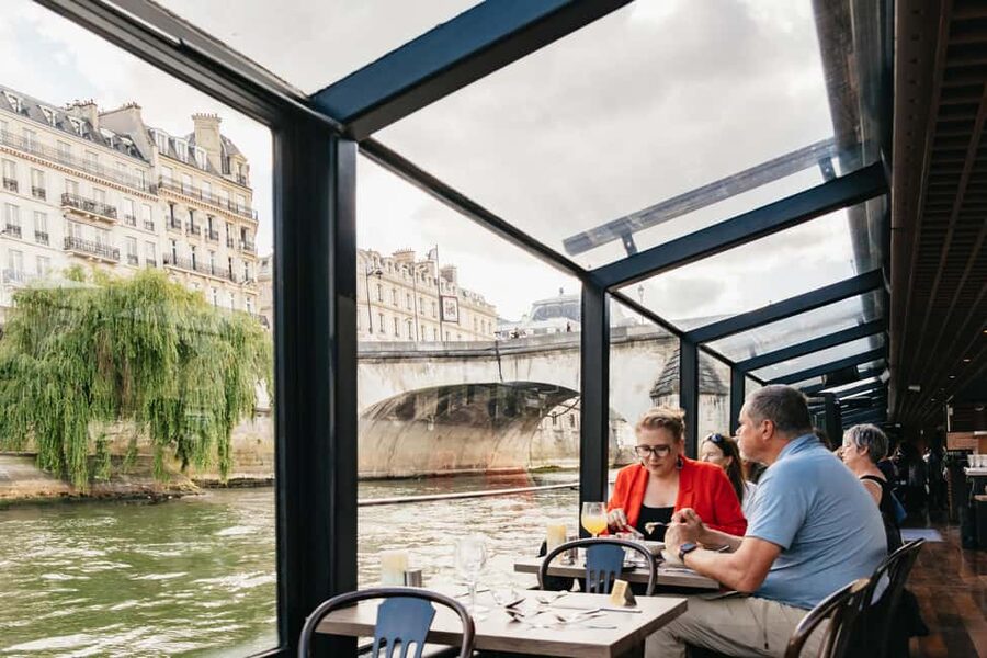 Paris : 3-Course Gourmet Dinner Cruise on Seine River - Getting value from the price, not just the sticker number