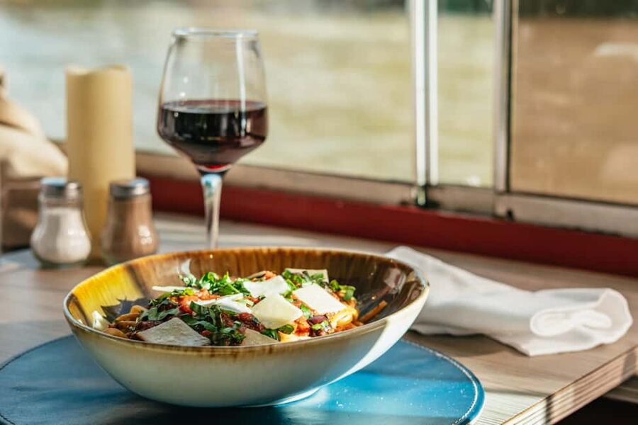 Paris: 3-Course Italian Meal Seine Cruise - Why this Italian Seine dinner cruise is worth your time