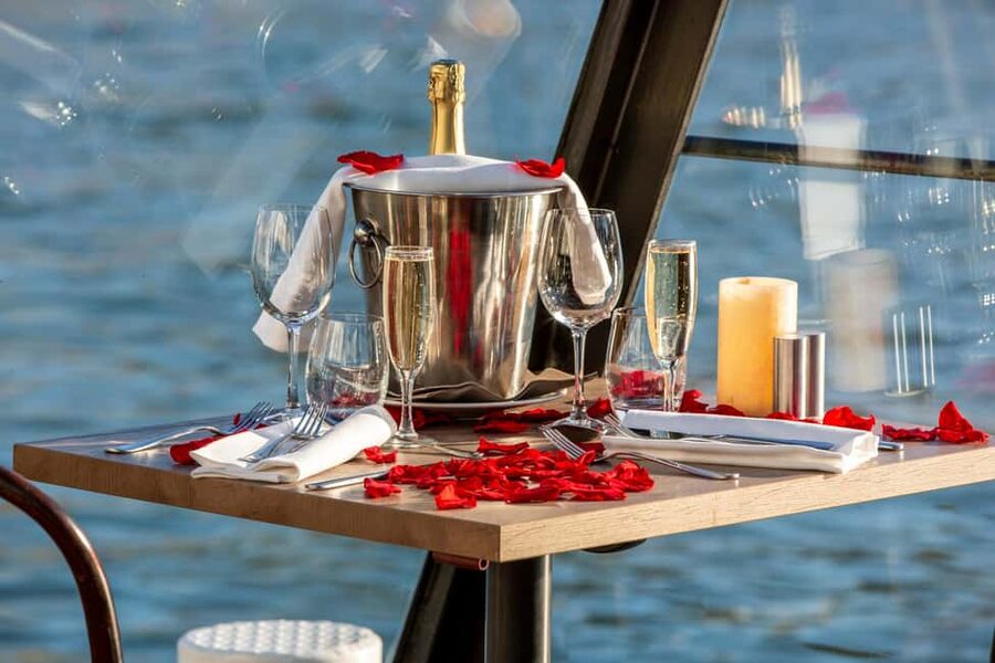 Paris: 3-Course Lunch Cruise on the River Seine - Main Course Choices and Supplements: How to Avoid Budget Surprises