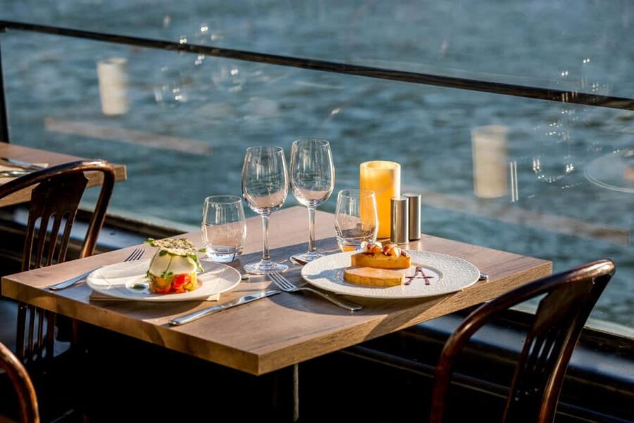 Paris: 3-Course Lunch Cruise on the River Seine - Where You Meet: Port Solférino and the Stair Shortcut to the Water
