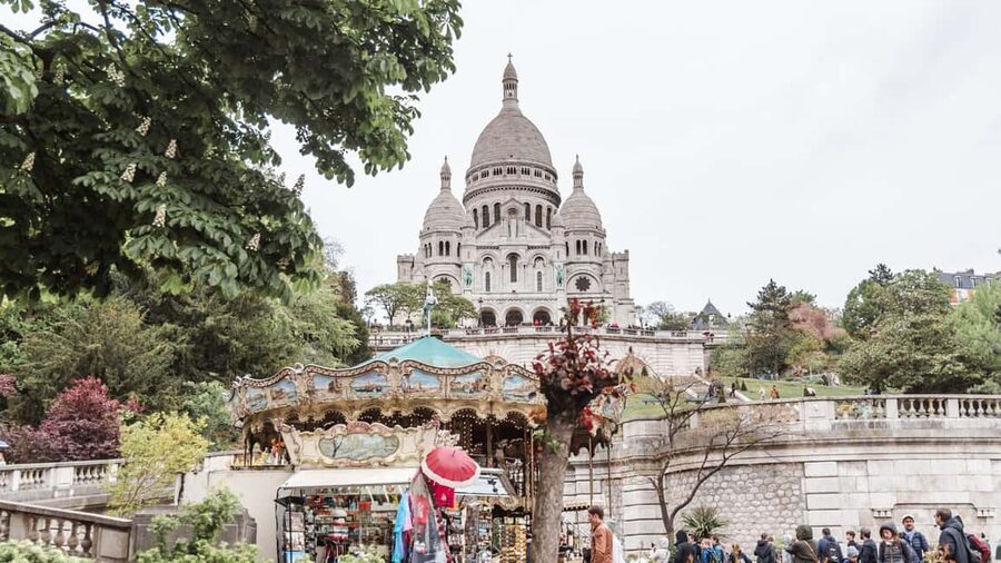 Paris: 3-Hour Private Tour from Champs Élysées to Montmartre - Private Champs Élysées to Montmartre in 3 hours: what you really get