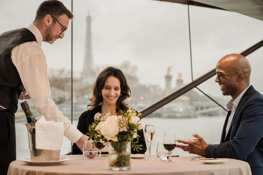 Paris: 4-Course Dinner Cruise on Seine River with Live Music - The 4-course French dinner that anchors the whole experience