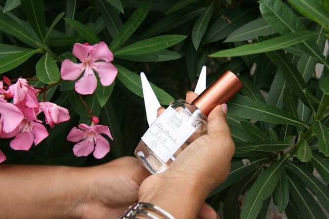 Paris 4 : Fragrance Creation Workshops - Vegan Perfumes - Where This Workshop Fits in Paris (Île Saint-Louis, 2 hours, big payoff)