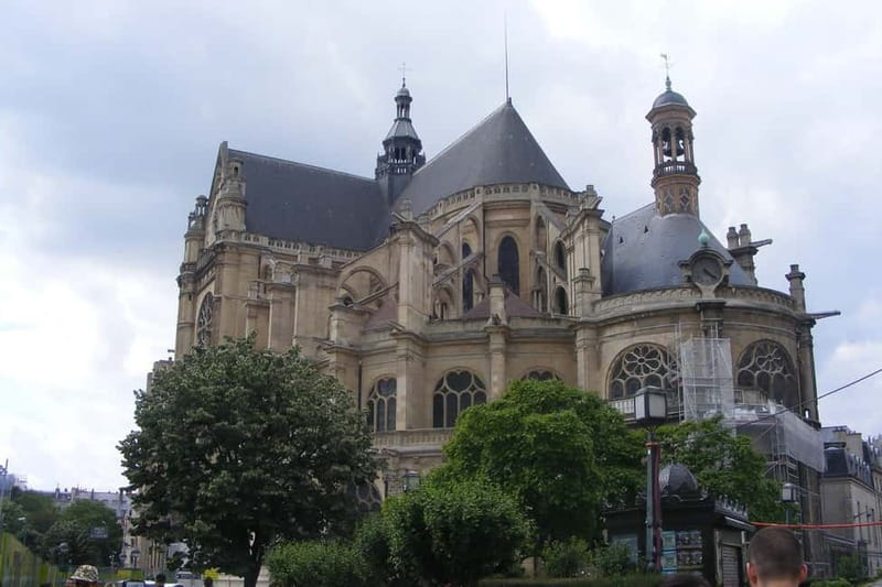 Paris 6-Hour Private Guided Walking Tour - Meeting your guide and starting with momentum