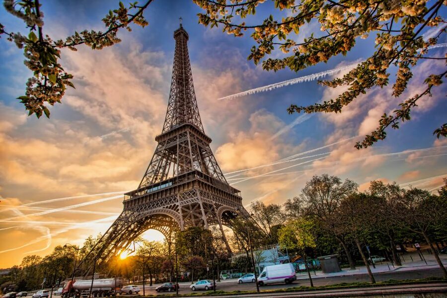 Paris: Access Eiffel Tower Summit or Second Level - Meeting Paris Lounge and Getting Oriented Before the Eiffel Tower
