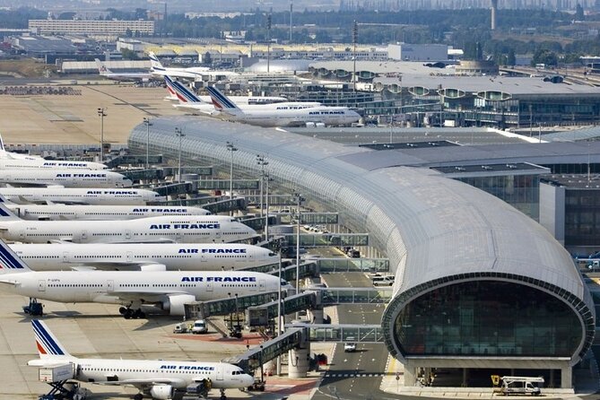 Paris Airport Private Transfer to City Center - Pickup at CDG and ORY: the 45-minute buffer and the name sign