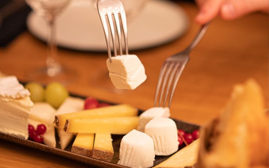 Paris: Apéro Wine and Cheese Tasting Experience - Key things to know before you go