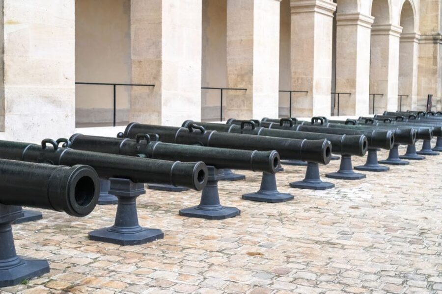 Paris: Army Museum Ticket and Seine River Cruise Combo - The tomb of Napoleon: more than a photo stop