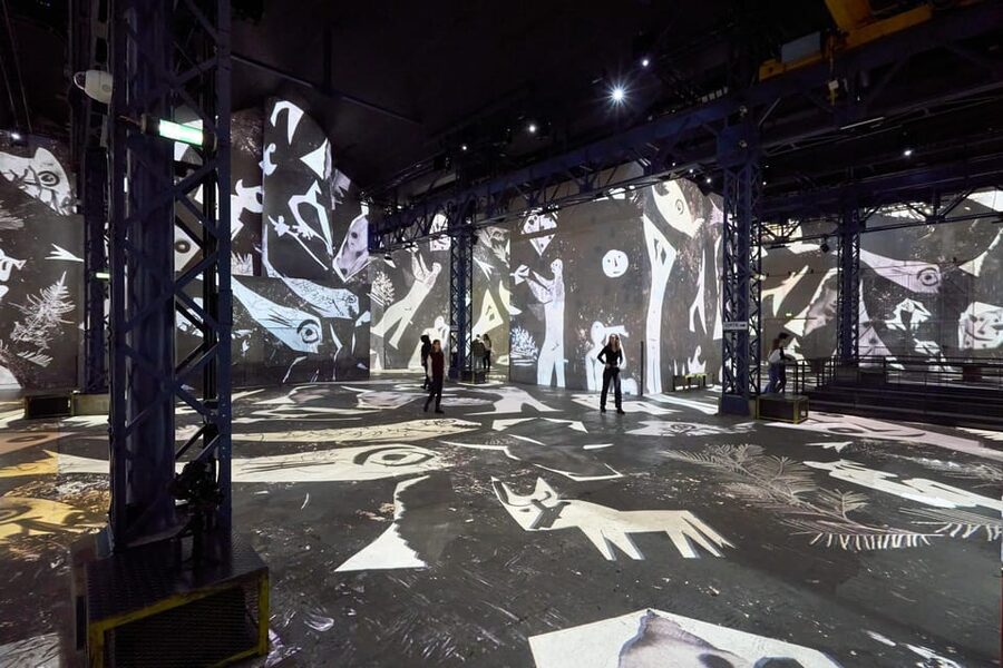 Paris : Atelier des Lumières admission ticket - Two digital exhibitions included in one day