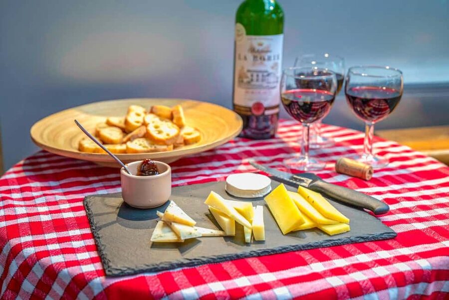 Paris: Authentic Food & Wine Tasting Tour in Le Marais - What makes this Le Marais food and wine tour special