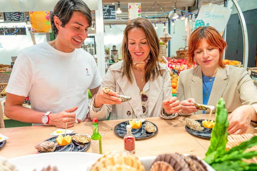 Paris: Authentic Food & Wine Tasting Tour in Le Marais - Wine on the tour: what you’re getting and how to pace it