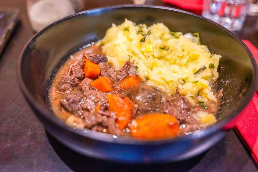 Paris: Authentic Food & Wine Tasting Tour in Le Marais - Should you book this Le Marais food and wine tasting tour?