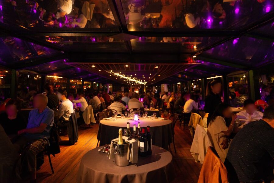 Paris: Bastille Day Special Evening Cruise - Service style, atmosphere, and the gratuity and photo question