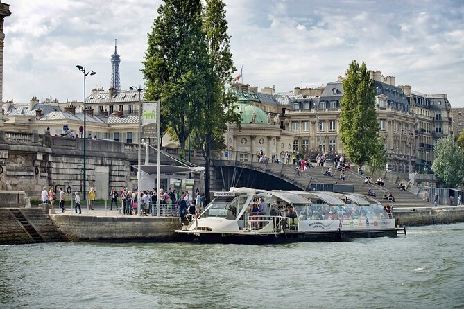 Paris: Batobus Hop-On Hop-Off Cruise & Landmarks Audio Tour - Using the App Audio Tour: What You Hear and How to Avoid Tech Pain