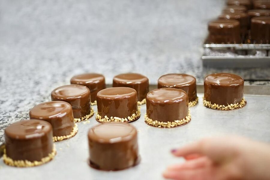 Paris: Behind the Scenes Bakery Tour with Breakfast - The guides: humor, clarity, and hands-on attention