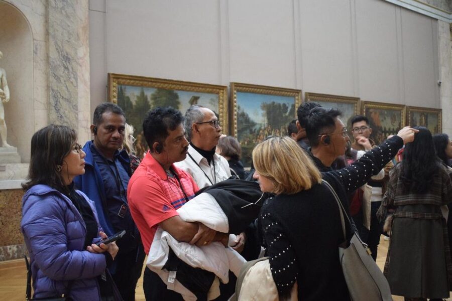 Paris: Best of the Louvre Guided Tour with Pre-booked Ticket - The 800-year palace story behind what you see
