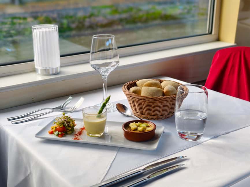 Paris : Bistronomic early dinner cruise - Where the cruise starts: Alexandre III Bridge and Port des Invalides