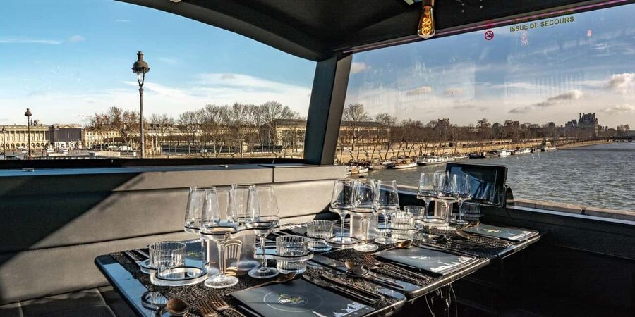 Paris: Bus Toqué Tour with 5-Course Dinner and Champagne - Should You Book Bus Toqué for a Paris Night?