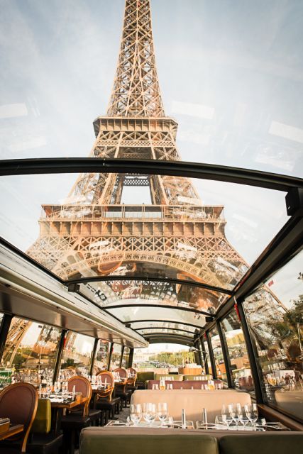 Paris: Bustronome Gourmet Dinner Tour - The audio guide and music: how you follow along