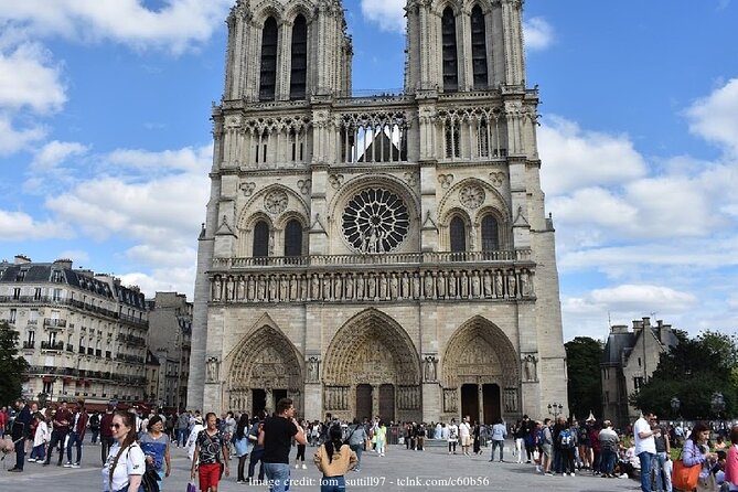 Paris by Night 2-hour Private Tour with Scenic Seine River Cruise - Practical Tips for Photos, Timing, and Snacks