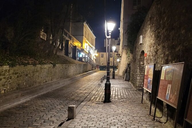 Paris by night in a Private Tuktuk Tour - Sacré-Cœur on the Montmartre hill: quick, scenic, and photogenic